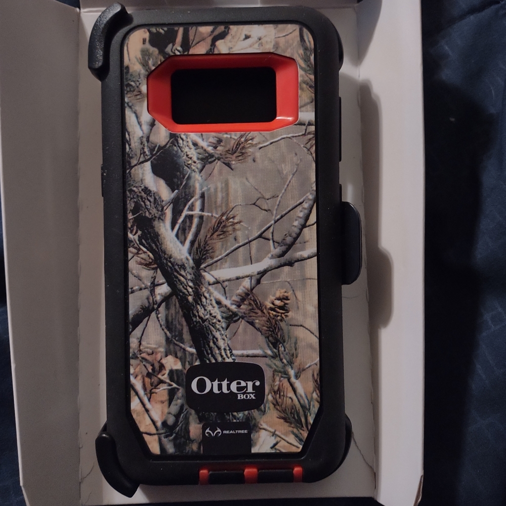 Camo OtterBox case for Samsung Galaxy S8